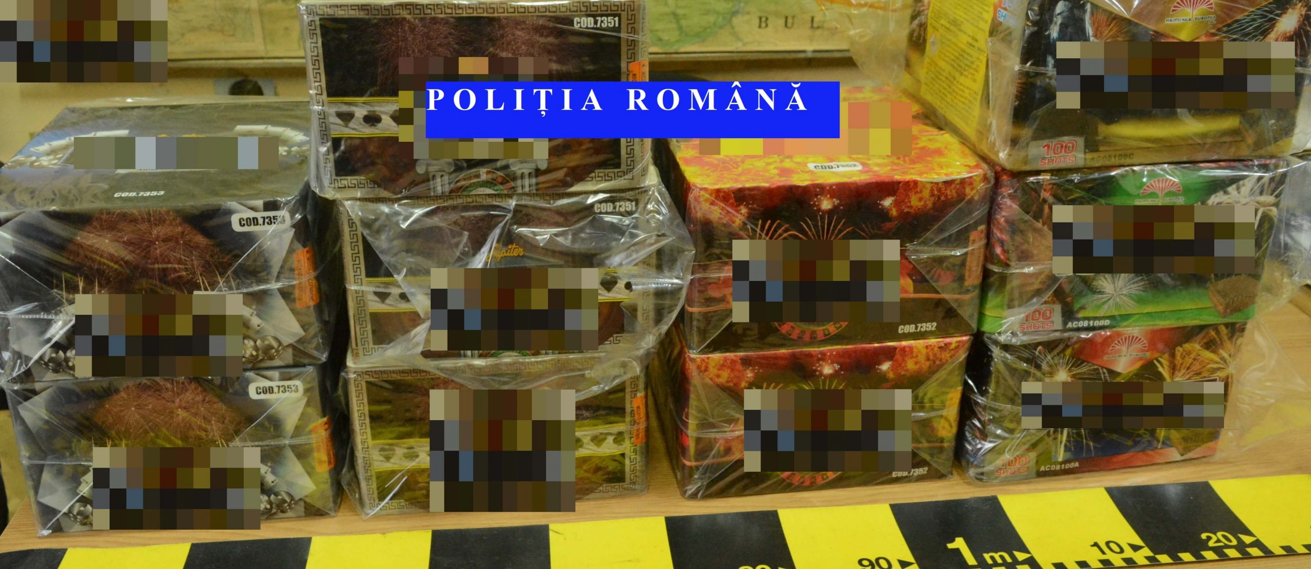 Zeci de mii de articole pirotehnice, confiscate de polițiști