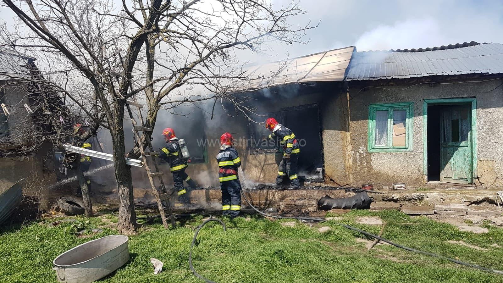 Incendiu în localitatea Podu-Petriș, comuna Ciocani